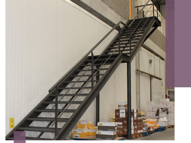 Лестницы для производства в Вятских Поляне — изготовление и монтаж