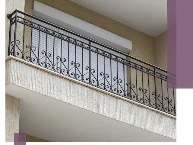 Балконные ограждения из металла и стекла в Вятских Поляне для домов