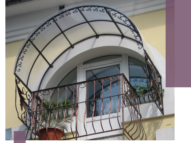 Козырьки над балконом в Вятских Поляне — изготовление и монтаж